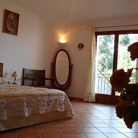 Bed & Breakfast Les De L'hote Antique