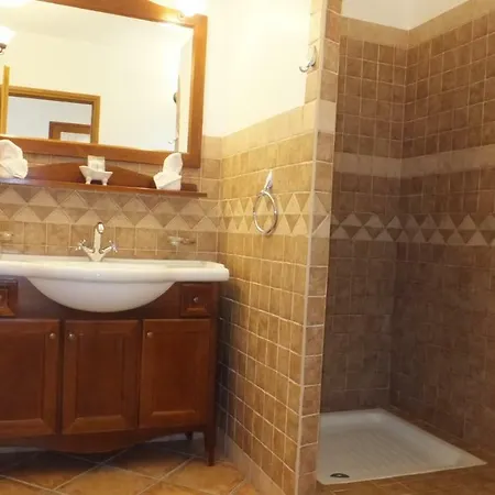 Les De L'hote Antique 4*