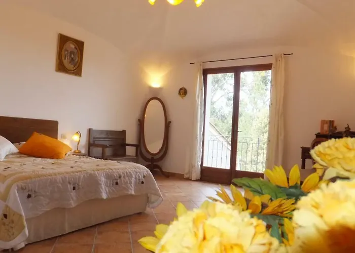 Bed & Breakfast Les De L'hote Antique 4*
